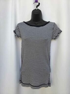 ✨ 3 / $15 DEAL ✨ True Y2K GAP Black & White Striped Short Sleeve Tee - Small